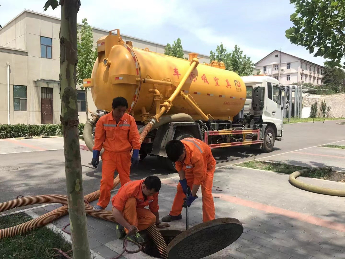 文成化粪池清理与5-8吨吸粪车施工效率分析